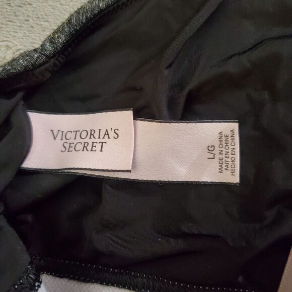 Victorias Secrets Gray Bralette Sports Bra Ombre Trim Criss-Cross Straps Large L - Picture 3 of 10
